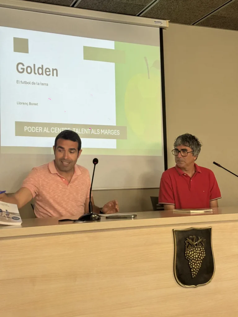 El futbol de proximitat va ser el protagonista al Casal Cultural de Bellvís amb la presentació de “Golden” de Llorenç Bonet