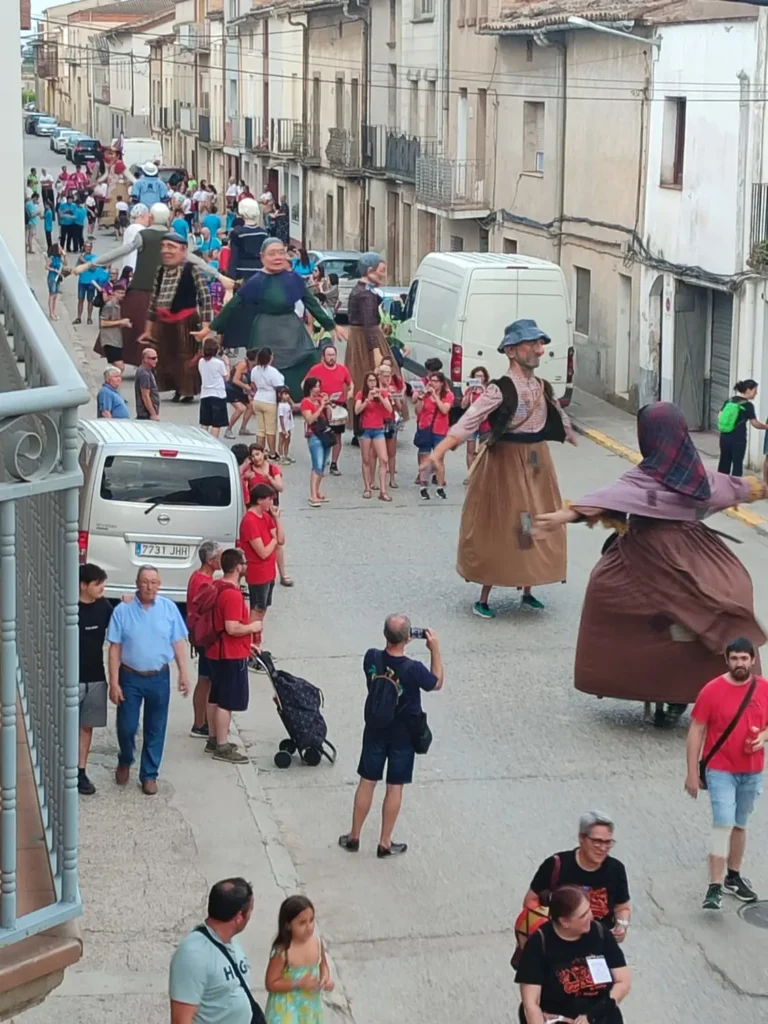 La 31a Trobada Gegantera de Bellvís i el 30è aniversari del Tonet i la Sileta