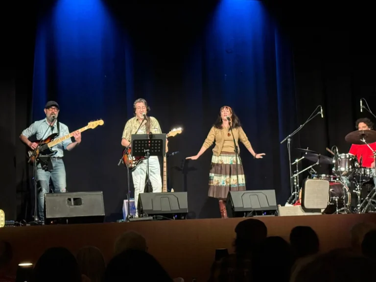 Els Nasty Lovers fan vibrar Bellvís amb un concert teatralitzat al Festival Saó